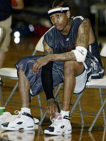 骑士命中24记三分创赛季新高，本赛季第5次进20+三分（骑士轰进24个三分刷新本季新高，已第5场单场三分20+）