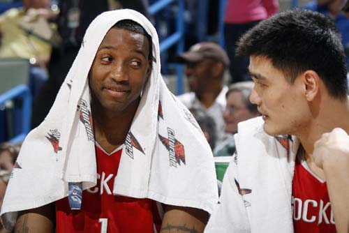 记者：世界杯抽签仪式开始前，大力神杯已经抵达华盛顿（记者：抽签仪式尚未开始，大力神杯已抵达华盛顿）