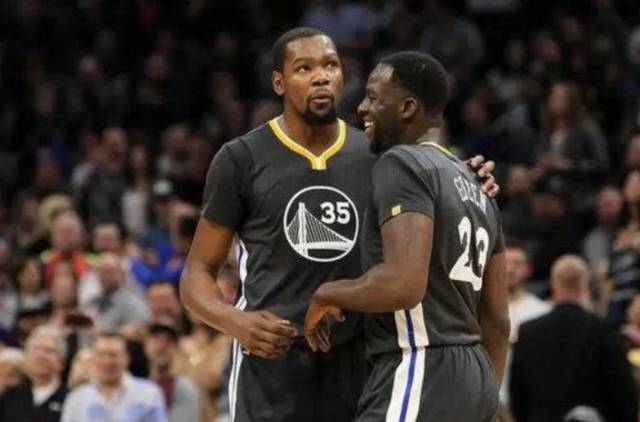 阿纳别科夫对阵奥林匹亚科斯数据：单场8扑救，多次扑出必进球（阿纳别科夫战奥林匹亚科斯：单场8次扑救，屡次拒绝必进球）