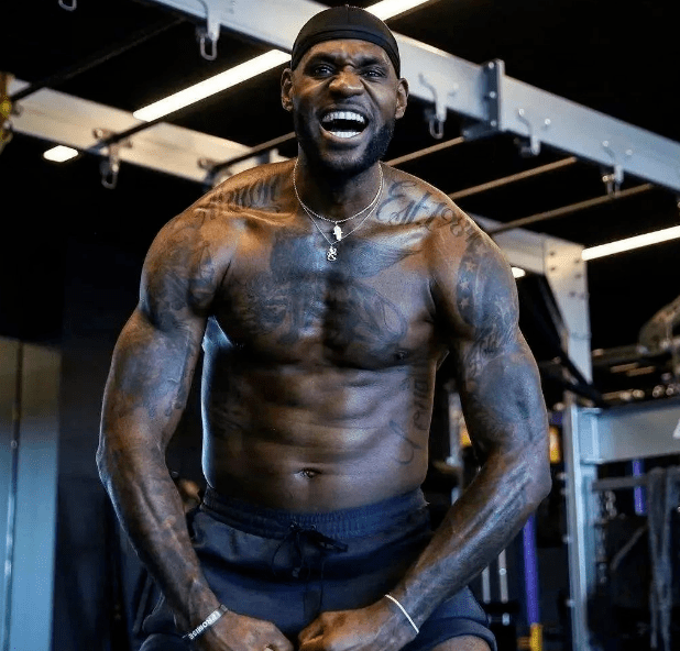 埃斯特雷马杜拉总监：很高兴抽到塞维，将会共同向雷耶斯致敬（埃斯特雷马杜拉总监：抽中塞维利亚倍感欣喜，双方将共同缅怀雷耶斯）